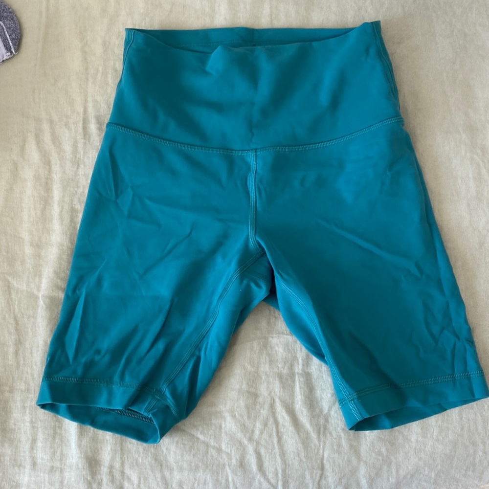 Lululemon biker short size 6